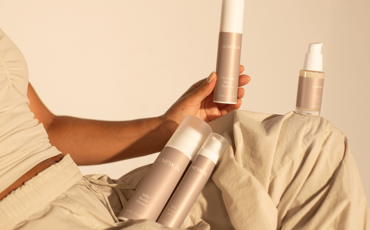 LumiSkin productshoot op een beige achtergrond